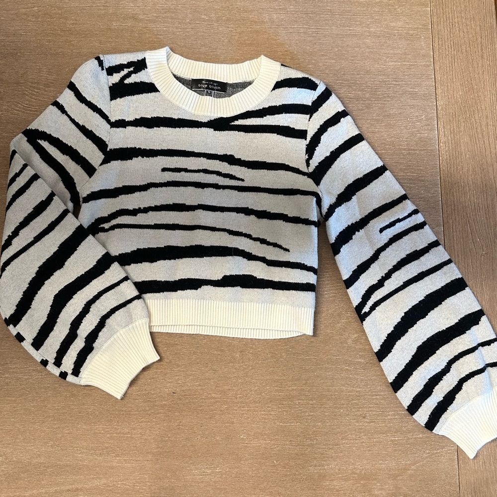 Ivy & Leo cropped sweater